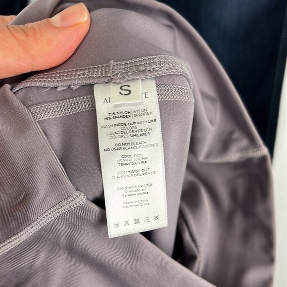 Alphalete Lilac-Coloured Athletic Pants with Side Pockets - Picture 8 of 8